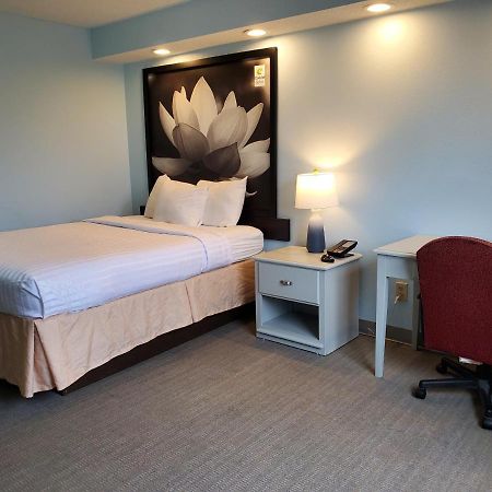 Coastal Inn & Suites Wilmington Extérieur photo