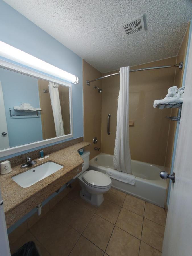 Coastal Inn & Suites Wilmington Extérieur photo