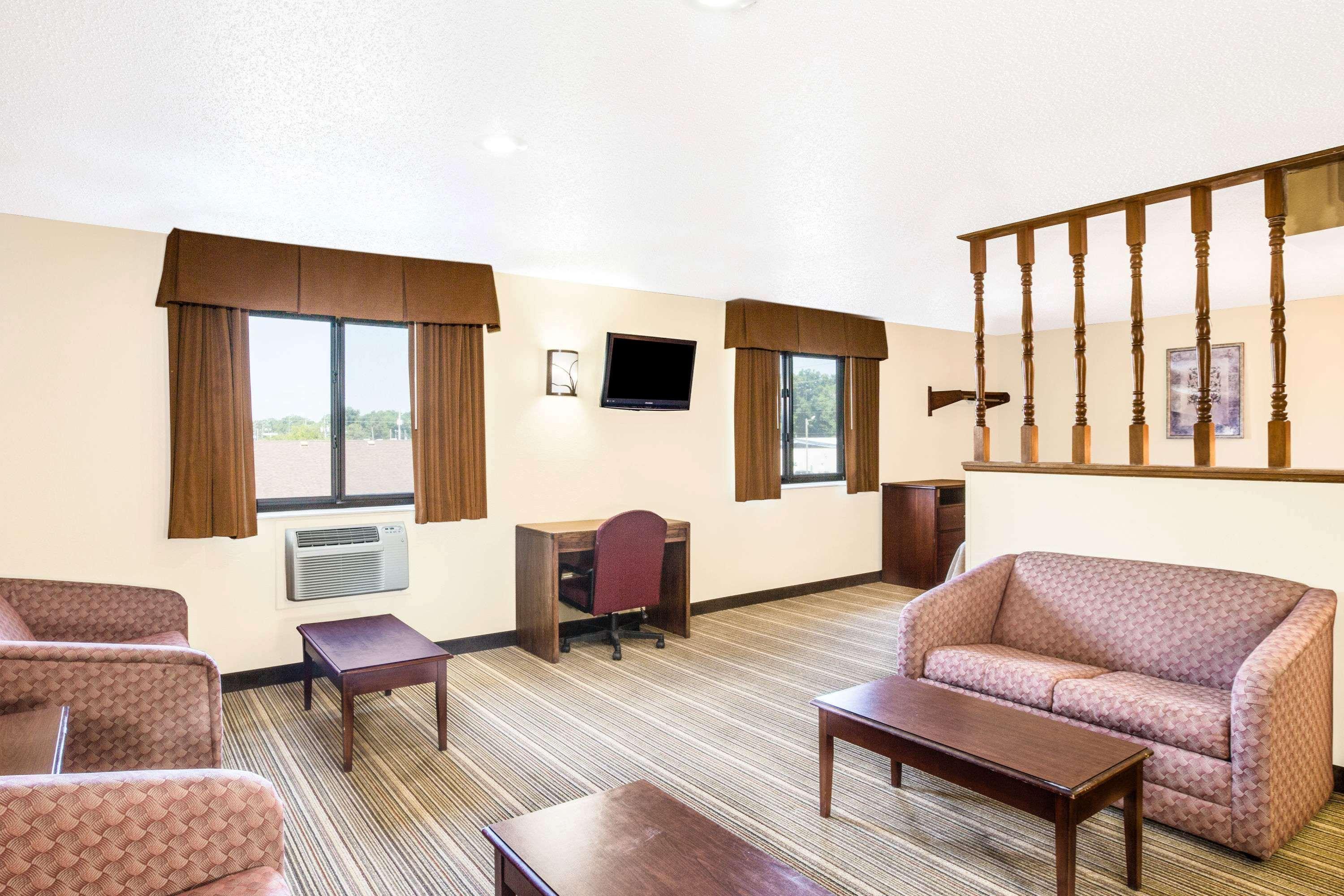 Coastal Inn & Suites Wilmington Extérieur photo