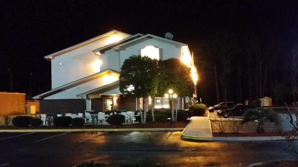 Coastal Inn & Suites Wilmington Extérieur photo
